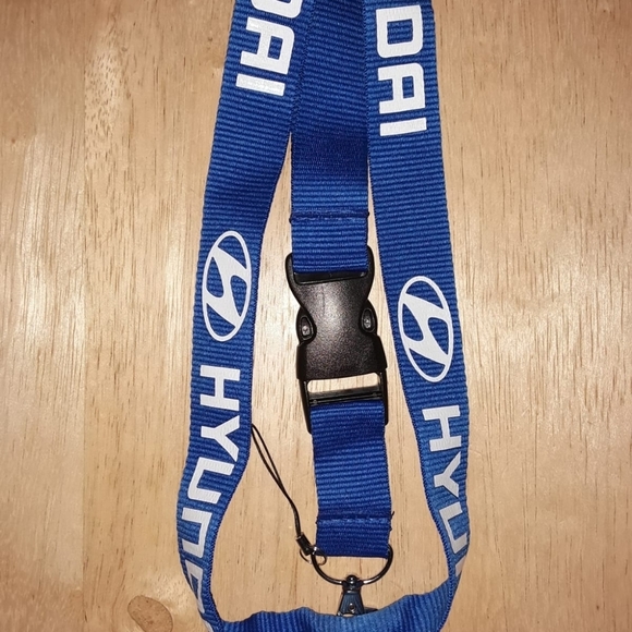 2 Clothing Car Key Holder Hyundai Combo B One Size logo Lanyards with Metal Clip - Picture 7 of 11